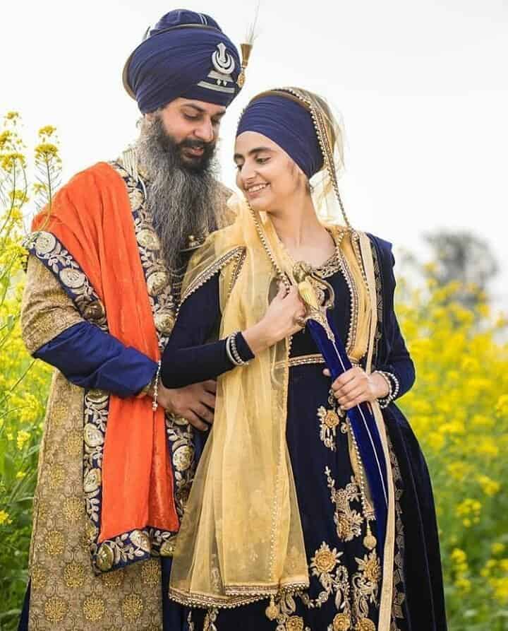 ↓ 39. Gursikh Couple