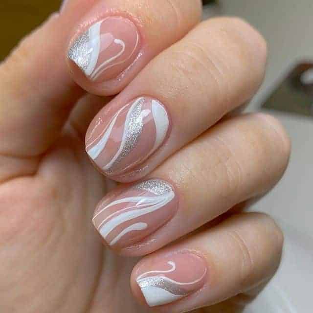 ↓ 9 – Pretty Bridal Nails