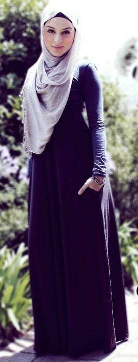 ↓ 2 – Hijab With Abaya