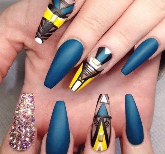 34 – Classy Nail Design