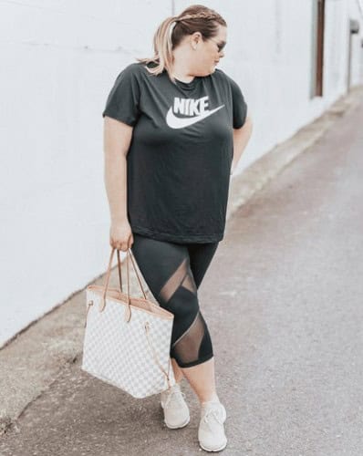 ↓ 11. Best Workout Clothes for Curvy Women