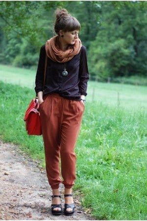 18 – Styling Burnt Orange Joggers