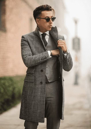 ↓ 20 – All-Grey Suit