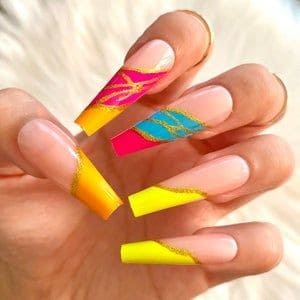 14 – Tri Color Nails