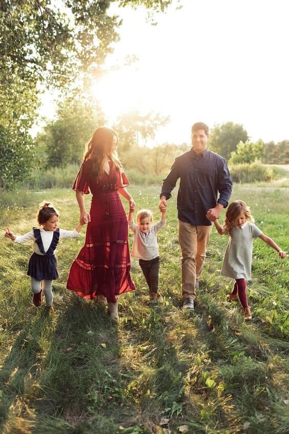 37 – How To Plan Family Outfits With A Red Dress