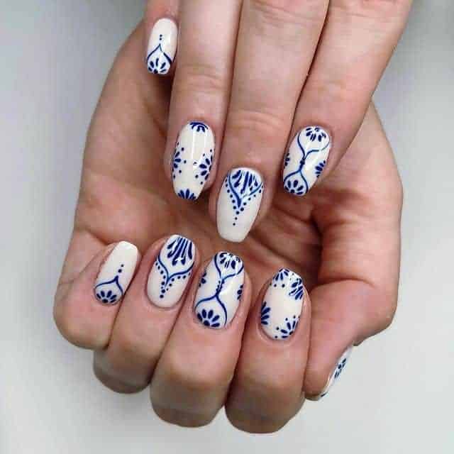 ↓ 10 – Nordic Manicure Ideas for Short Nails