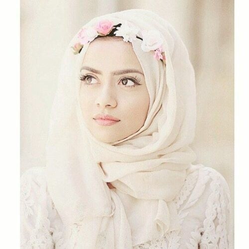 ↓ 9 – Hijab With Tiara