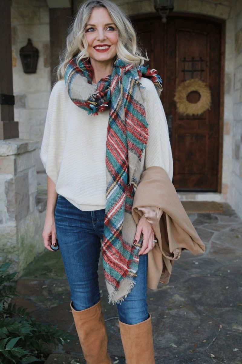 36 – Keep it Poppin’ With a Colorful Scarf & Hot Lip!