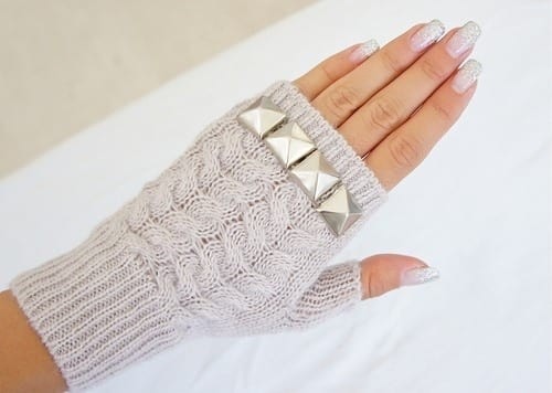 #33-DIY Studded Knit Mittens/Gloves