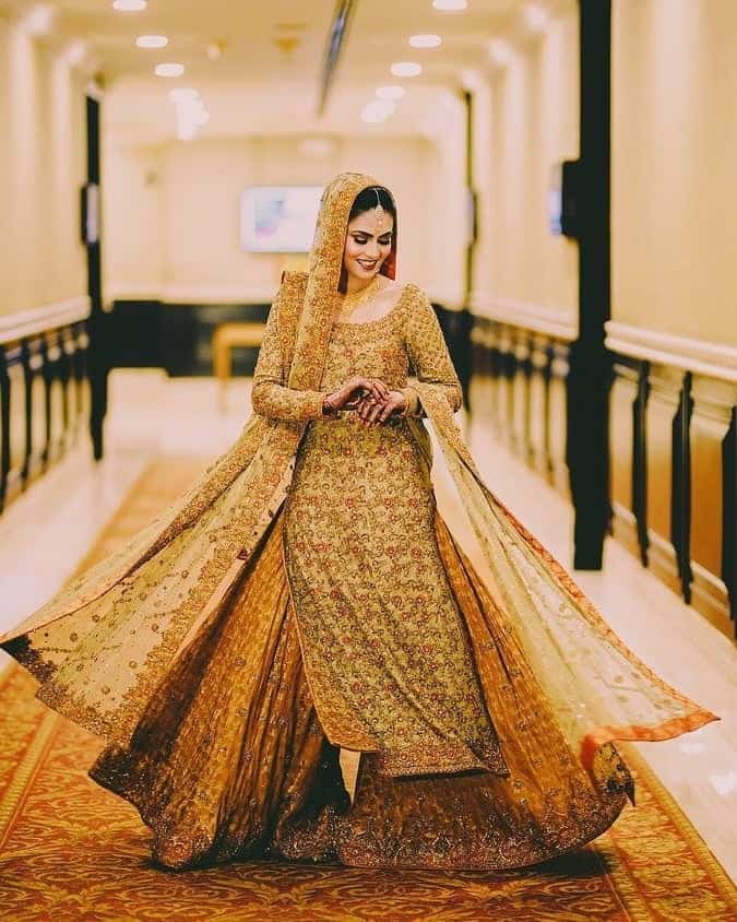 ↓ 17 – Yellow Outfits For Pakistani Brides