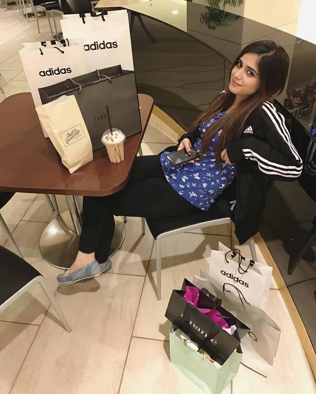 ↓ 11 – Aima Baig In Her Cool Work Out Outfit