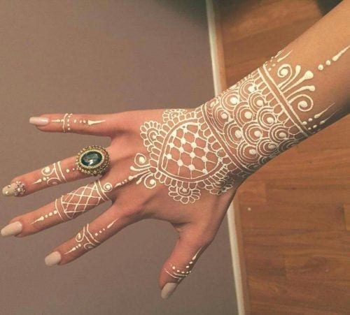 ↓ 15 – White Henna – Spiral Arm Motif