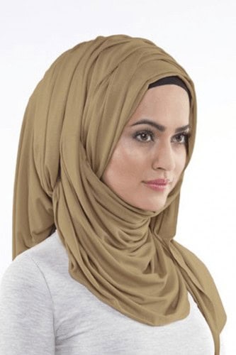 ↓ 07 – Messy Hijab Style