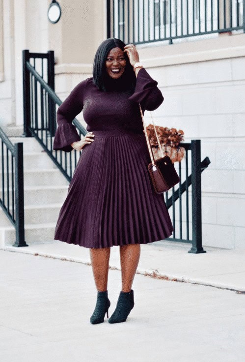 ↓ 2 – Monochrome Outfit Ideas for Plus Size Women