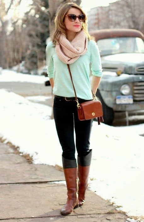 7 – How To Pair A Neck Scarf With Mint Green?