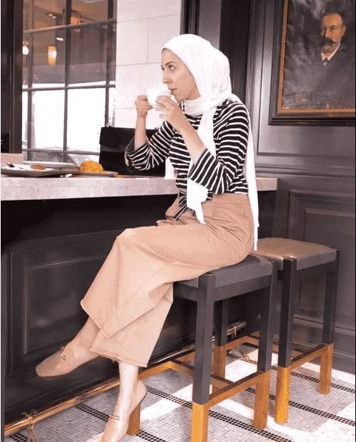 ↓ 10. Summer Hijabi Traveling Attire