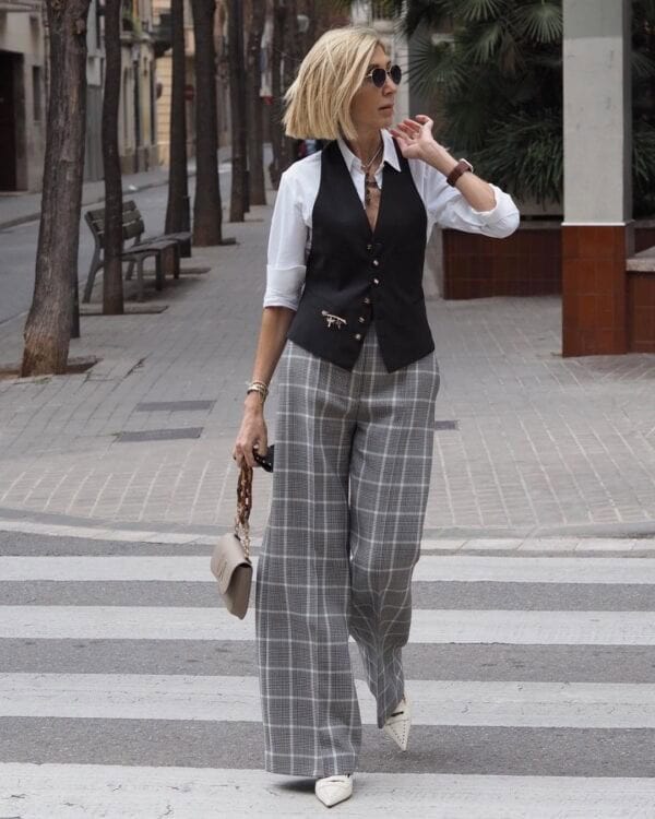 ↓ 44 – Waist Coat & Plaid Complement Each Other Effortlessly