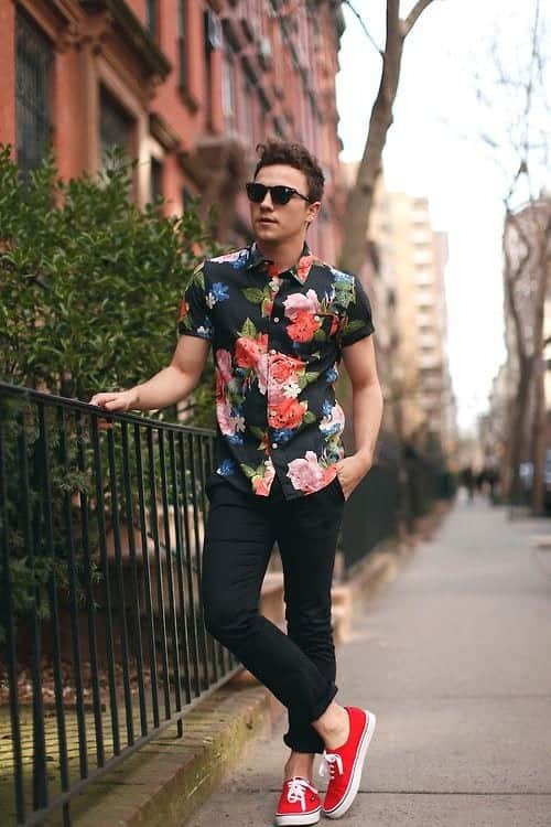 ↓ 17 – Floral Shirts Outfit for College