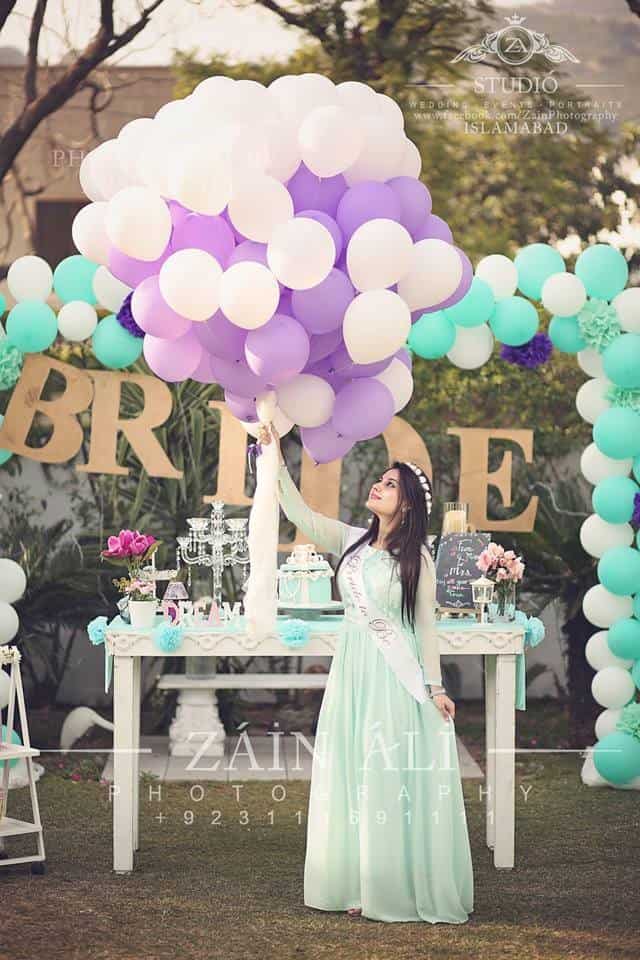 ↓ 13 – Pastel Coloured Outfits for the Bride