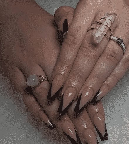 4 – V Shaped- Black Nails