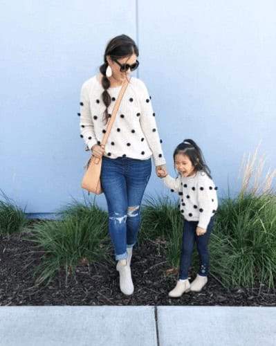 6 – Mommy + Daughter Matching Outfits for Photoshoot