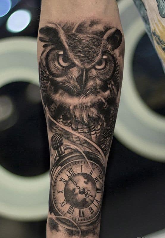 ↓ 3 – Clock With Owl Tattoo