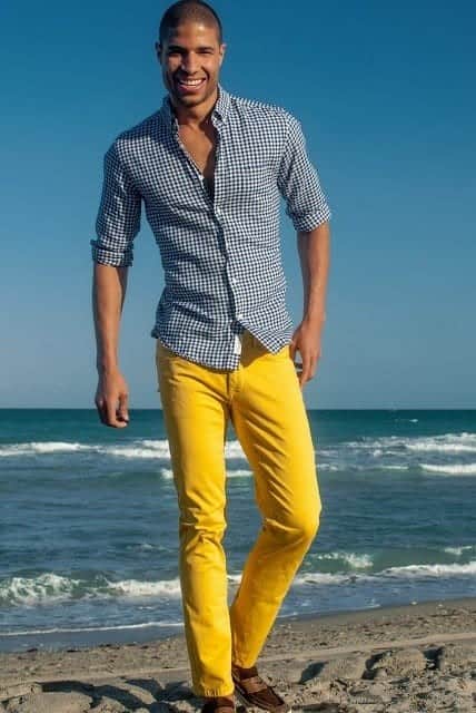 ↓ 7 – What to Wear with Yellow Jeans