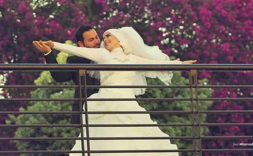 ↓ 76 – Bride Dancing With Groom On Balcony