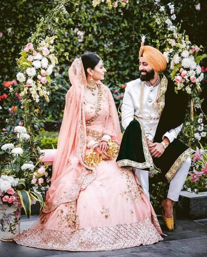 ↓ 35. Aesthetic Sikh Couple