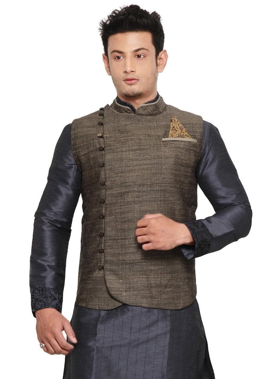 ↓ 14 – How To Match Waist Coat with Shalwar Kameez