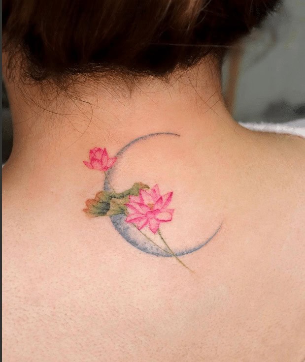 17 – A Flower And Crescent