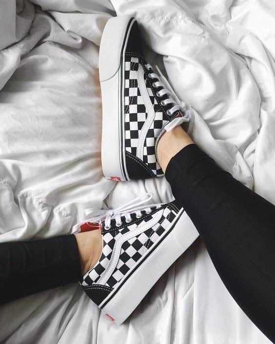 ↓3 – Checkered Vans