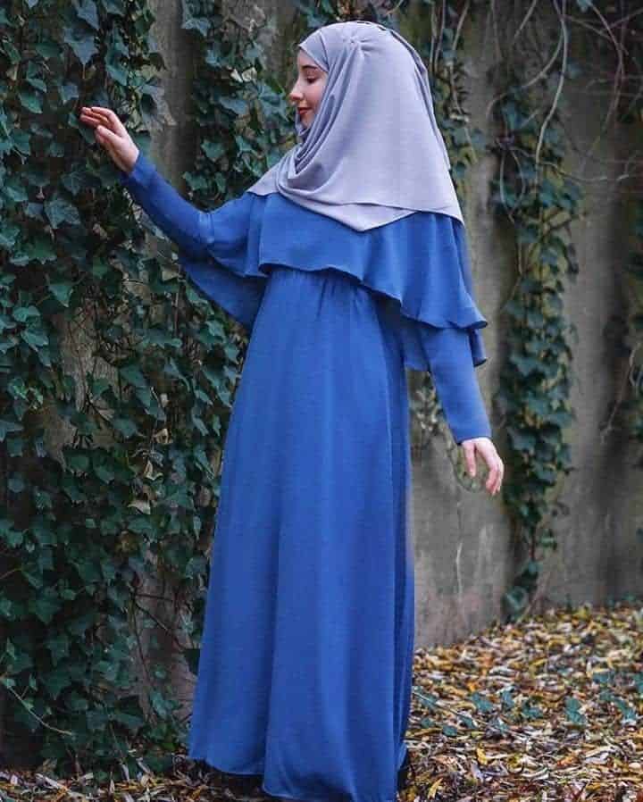 ↓ 2. Stunning Blue Abaya