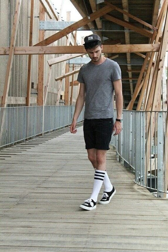 ↓ 7- Gym Wear with Vans