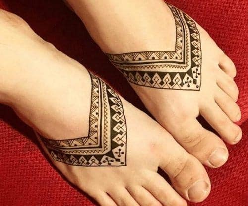 ↓ 16 – Symmetrical Henna