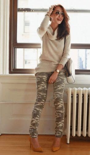 ↓ 27 – Camo Leggings