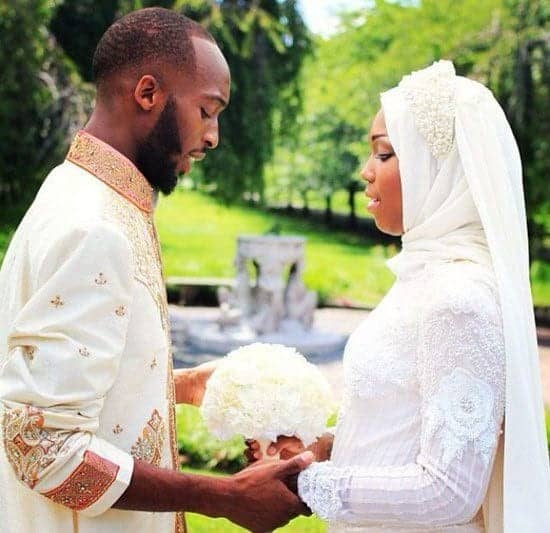 ↓ 54 – Muslim Nigerian Couple Praying