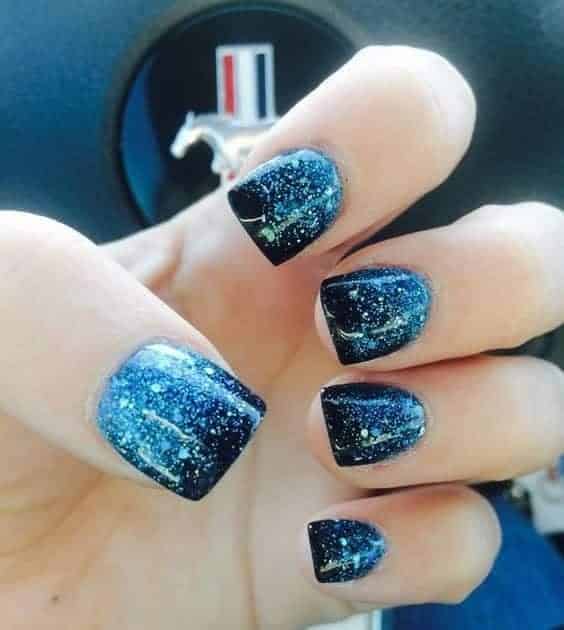 ↓ 3 – Ombre Nail Art for Winters