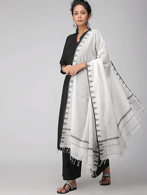 ↓ 13 – Shawls And Dupatta