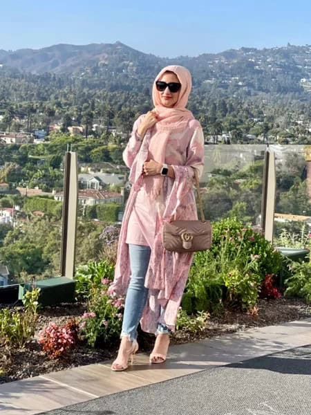 ↓ 10 – A Hijab and a Duster Cardigan Goes a Long Way