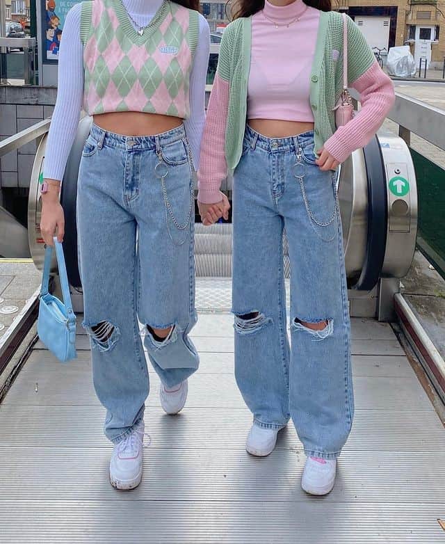 ↓ 16 – Best Friend Twinnin Days!