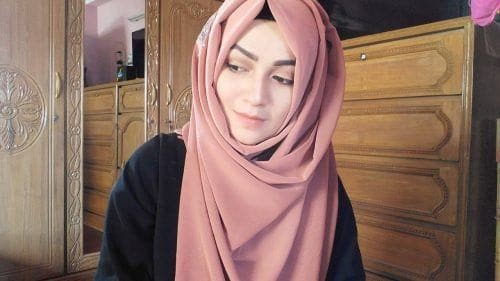 ↓ 02 – Chest Covering Hijab Style