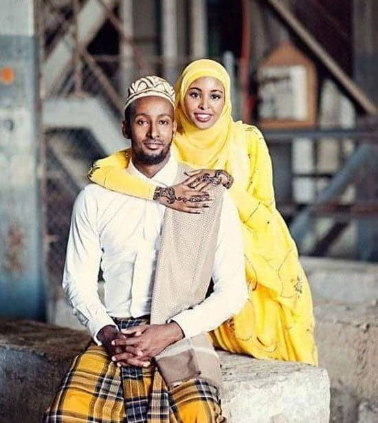 ↓ 52 – Muslim African Couple