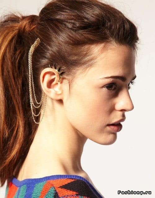 ↓ 6 – Earstuds with Pony Tail