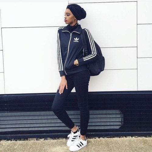 ↓ 08 – Oversized Zipper Jackets With Hijab