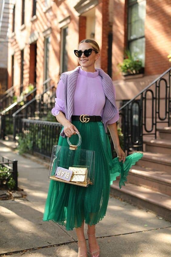 ↓ 13. Pair a Bold Shade to Pastels