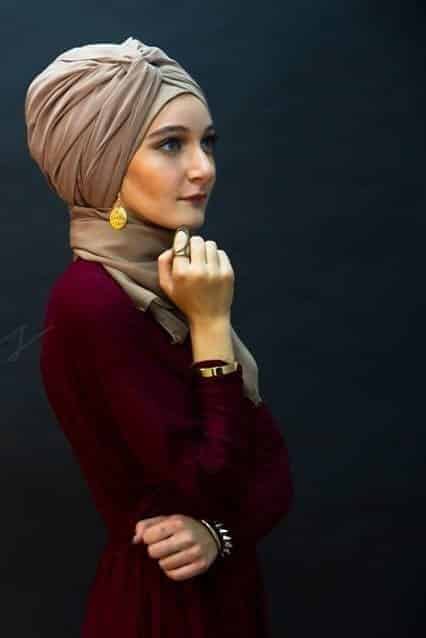 12 – Hijab With Gold Round Earrings