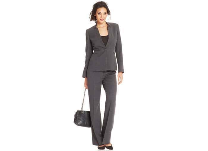 ↓ 1 – Comfortable Pant Suit for Working Women