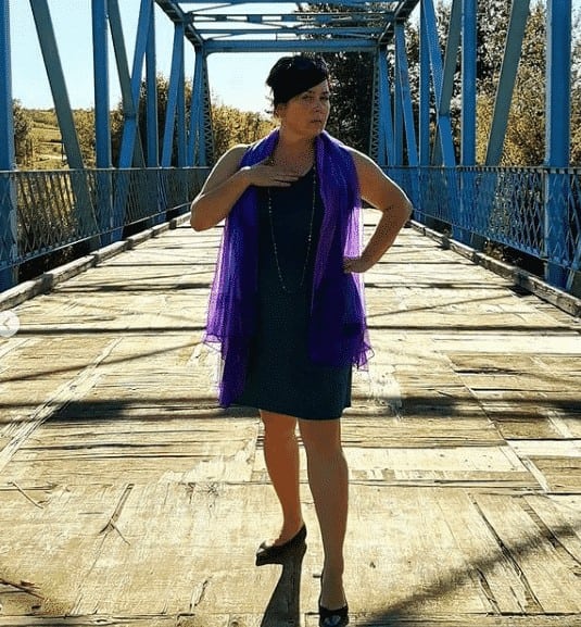 14 – Styling A Green Dress With A Purple Scarf