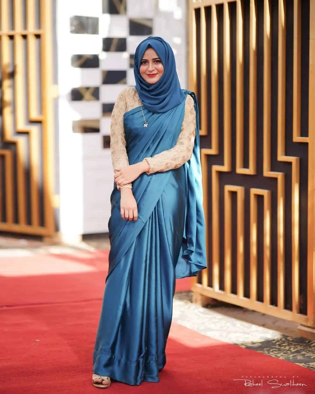 ↓ 3 – Match the Color of the Hijab with the Pleated Part of the Saree